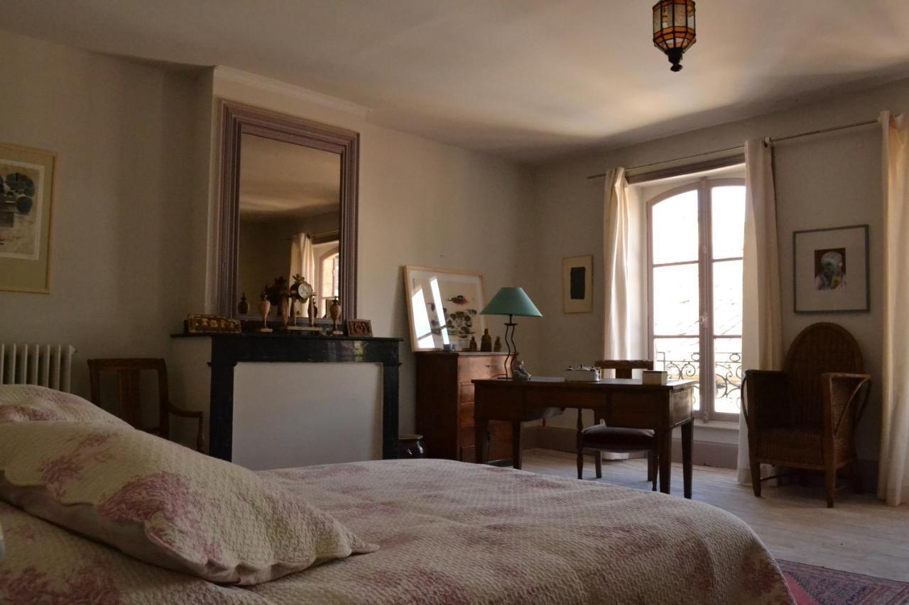 La chambre de Diane Lectoure Extérieur photo