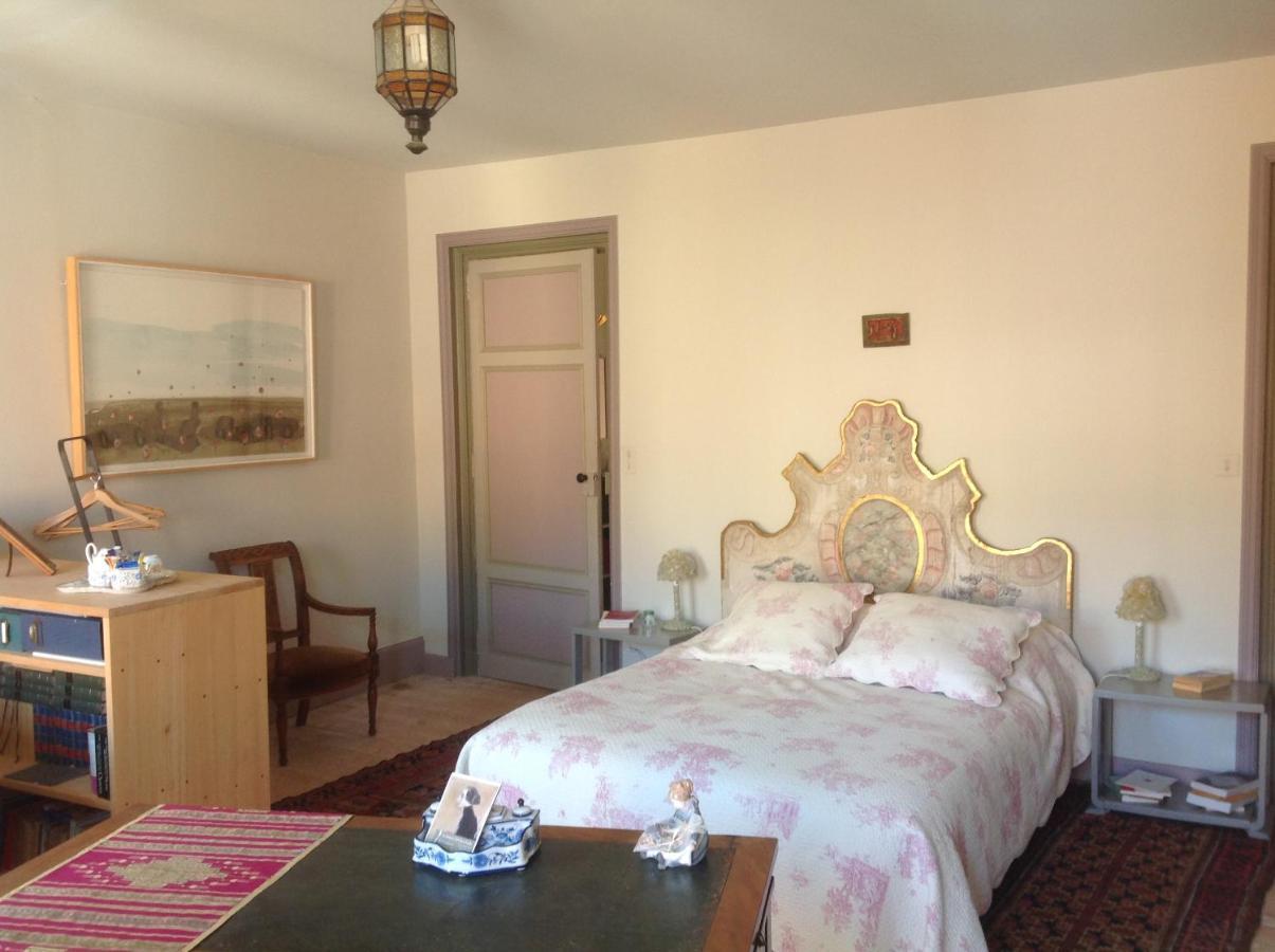 La chambre de Diane Lectoure Extérieur photo