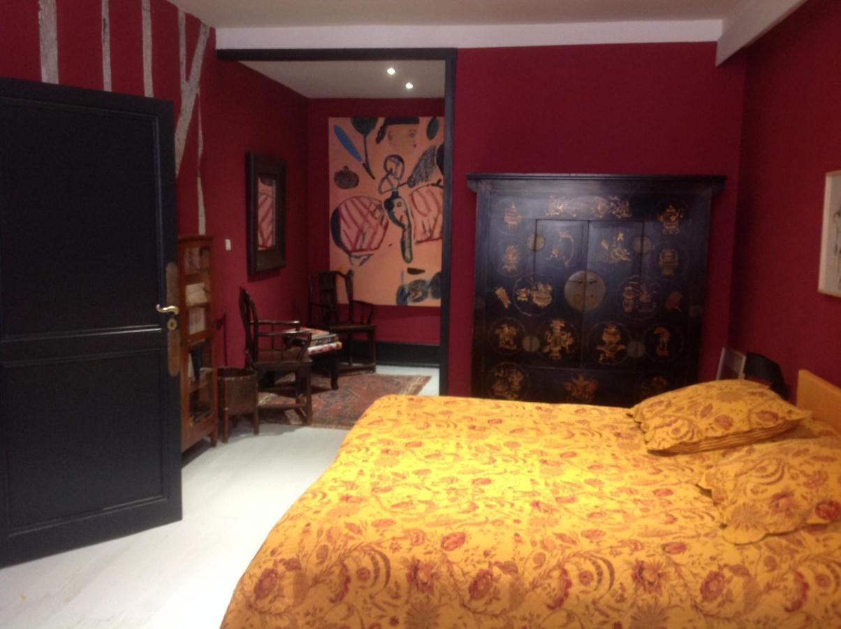 La chambre de Diane Lectoure Extérieur photo